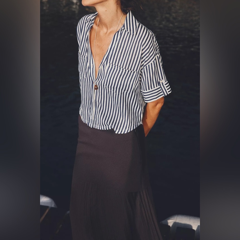 ZARA LINEN BLEND CROPPED SHIRT BLUE WHITE STRIPED MEDIUM V-NECK RESORT VACATION - Picture 4 of 9